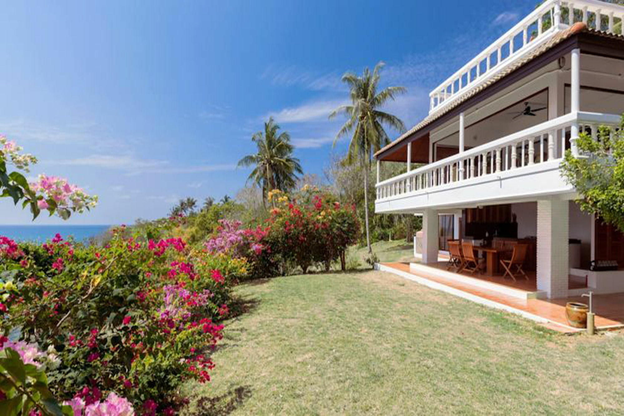 Baan Khunying - Secluded Phuket Beachfront Villa Rawai Экстерьер фото