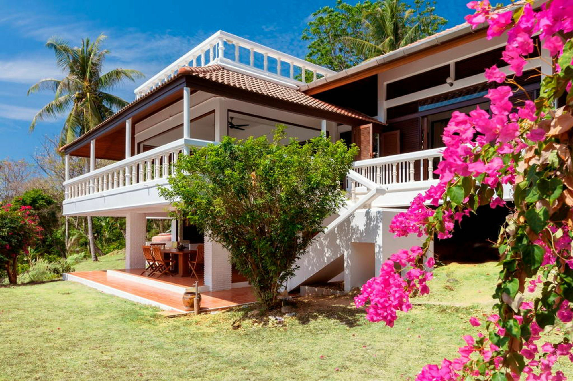 Baan Khunying - Secluded Phuket Beachfront Villa Rawai Экстерьер фото