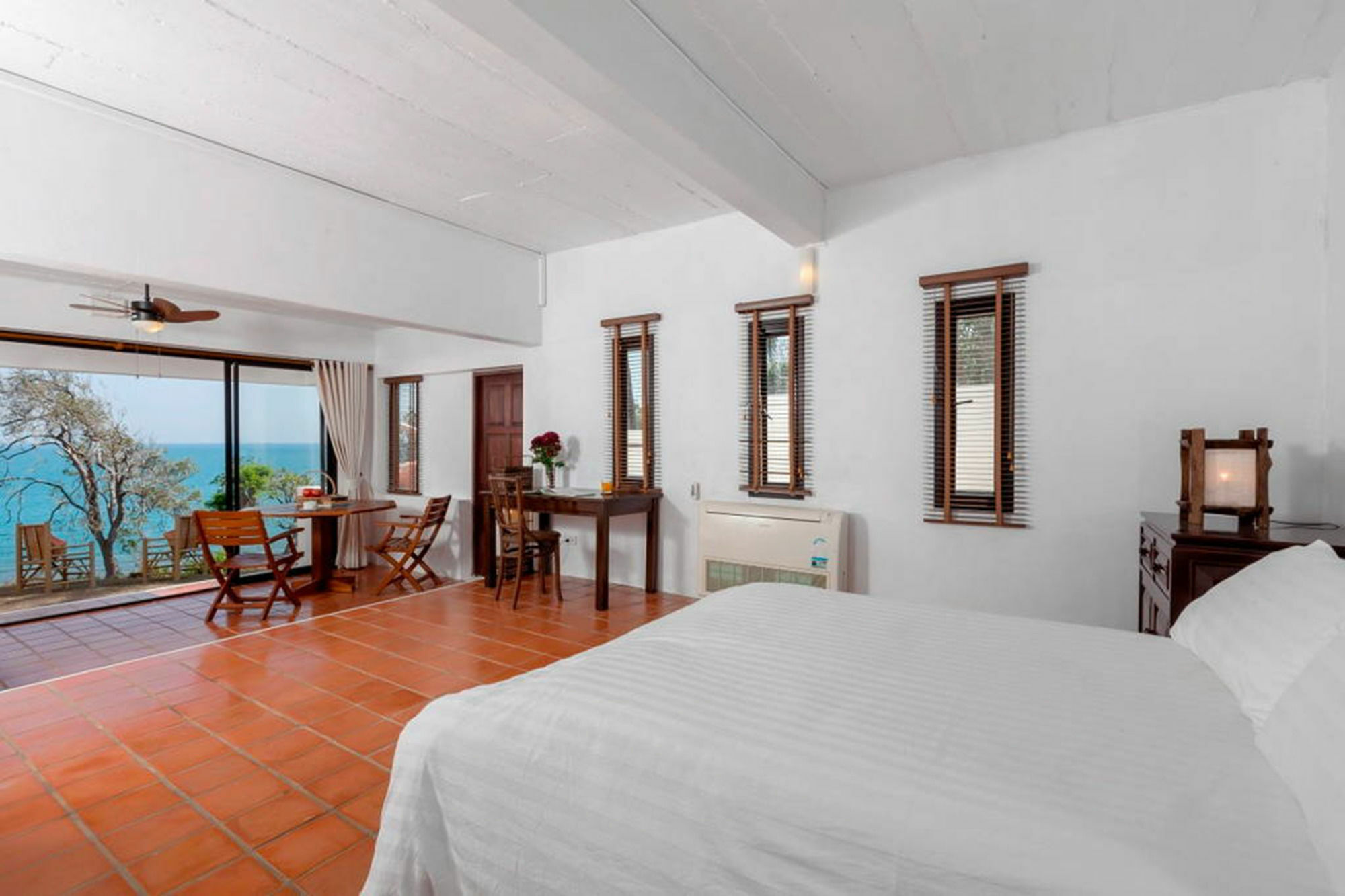 Baan Khunying - Secluded Phuket Beachfront Villa Rawai Экстерьер фото